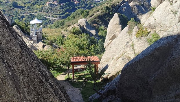 From Castelmezzano to Pietrapertosa - Guided Hiking Tour - Photo 3